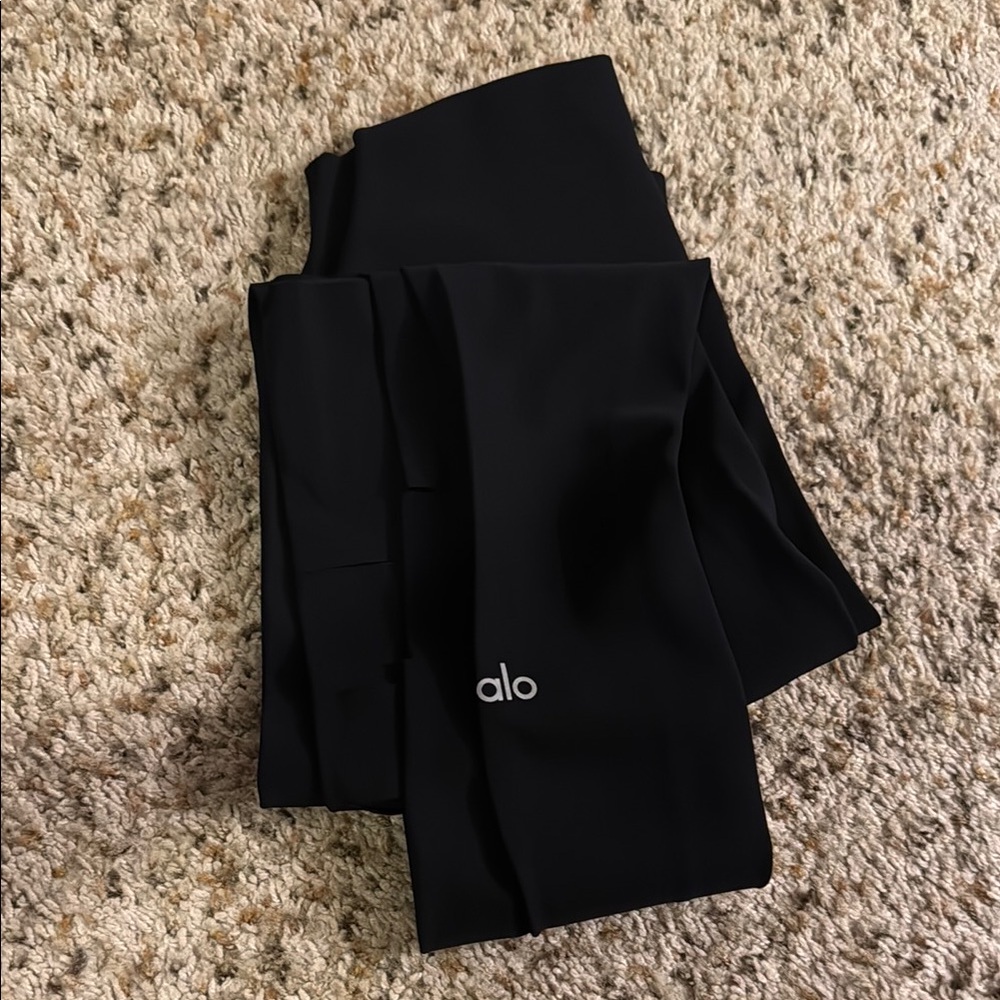 ALO Yoga Black Leggings Stretchy Athletic Wear